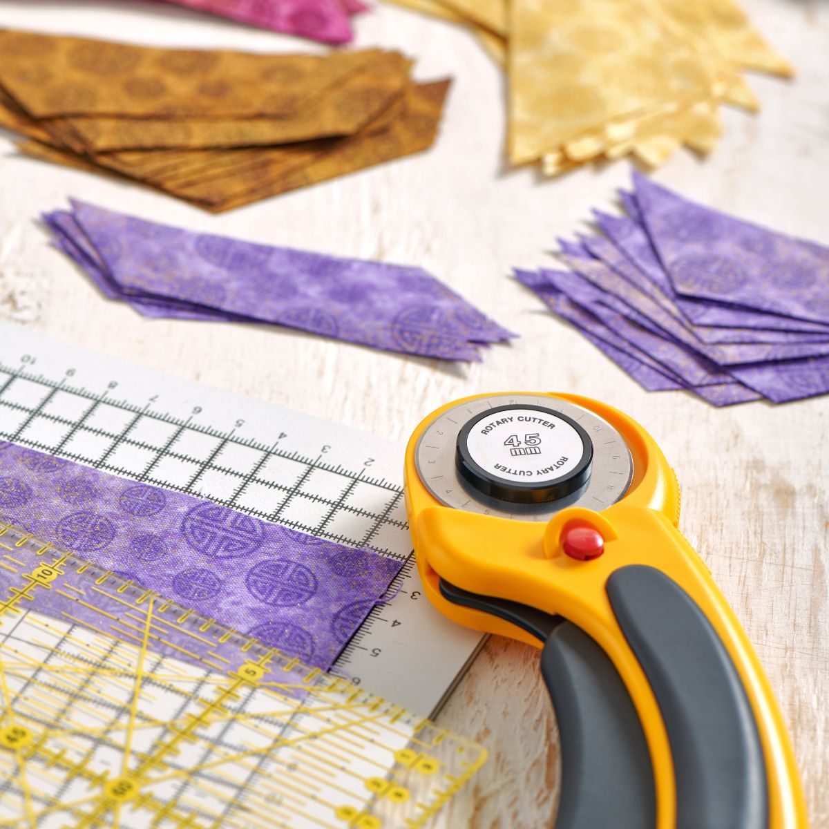 What are The Best Rotary Cutters for Quilting? - NeedlesnBeadsnSweetasCanbe
