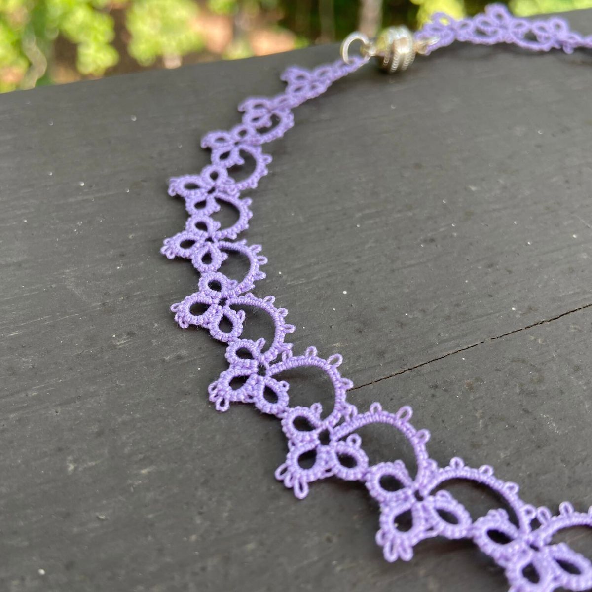 Easy Necklace Tatting Pattern and Tutorial - NeedlesnBeadsnSweetasCanbe