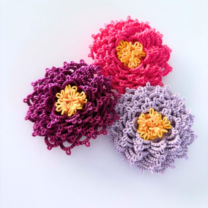 3 tatting flowers