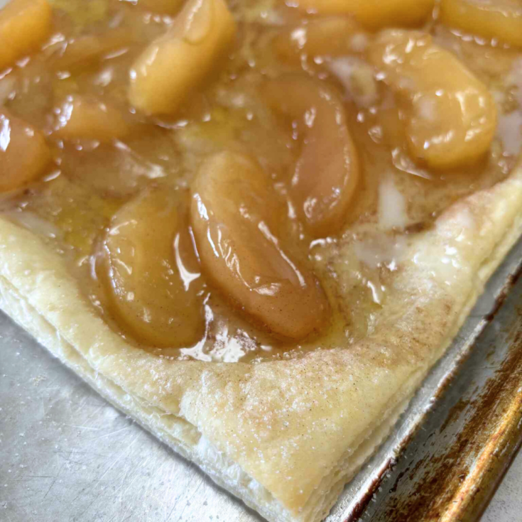 Apple Pie Pizza