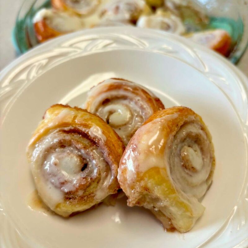 3 cinnamon rolls